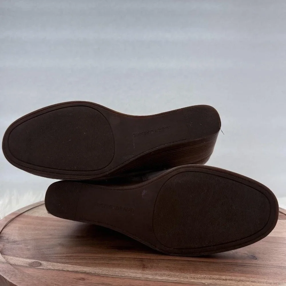 Lucky Brand step into